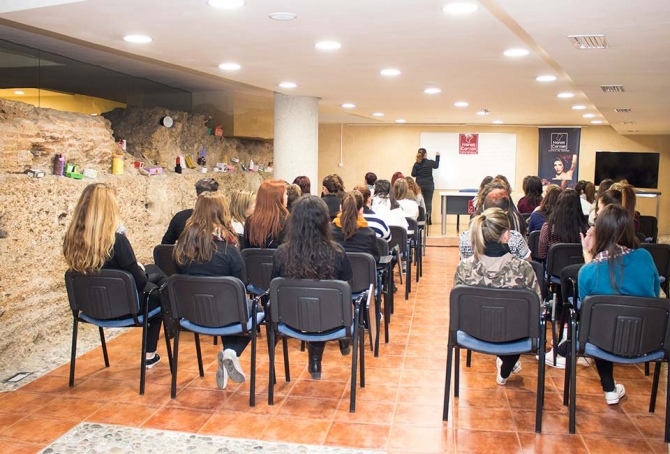 cursos de peluquería en murcia gratis