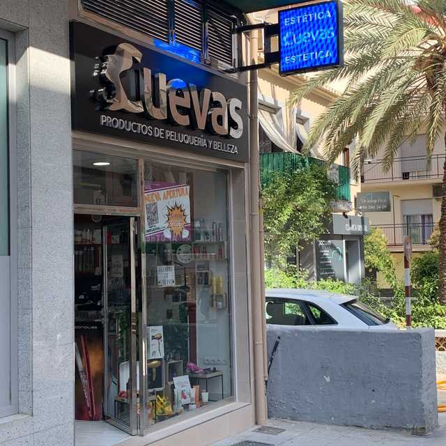 comercial cuevas venta de productos de peluquería estética y barbería