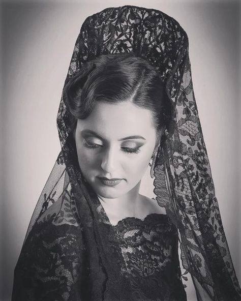 peluquería peinados para mantilla semana santa