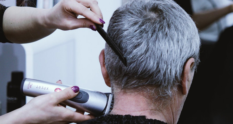 peluquería a domicilio para personas mayores