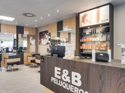 peluquerías abiertas hoy en madrid